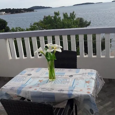Apartments By The Sea Brodarica, Sibenik - 4195 * Brodarica (Sibenik-Knin)