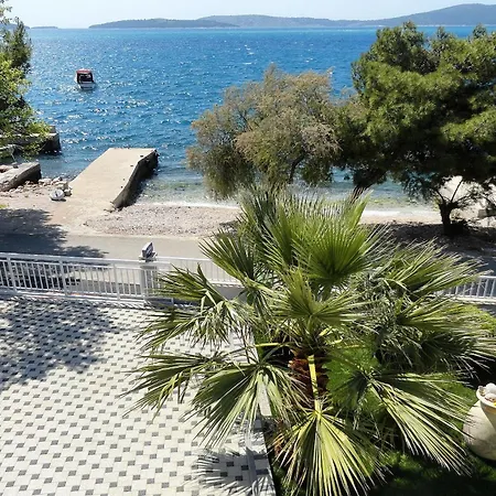 Apartments By The Sea Brodarica, Sibenik - 4195 Apartment Brodarica (Sibenik-Knin)
