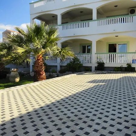 Apartament By The Sea Brodarica, Sibenik - 4195 *